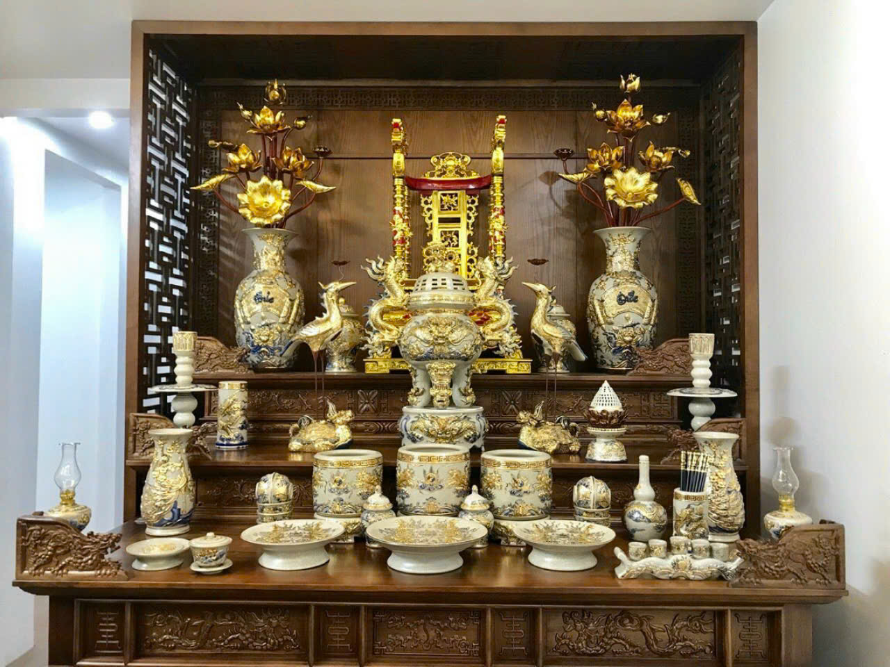 Đồ Thờ Men Rạn Vẽ Vàng