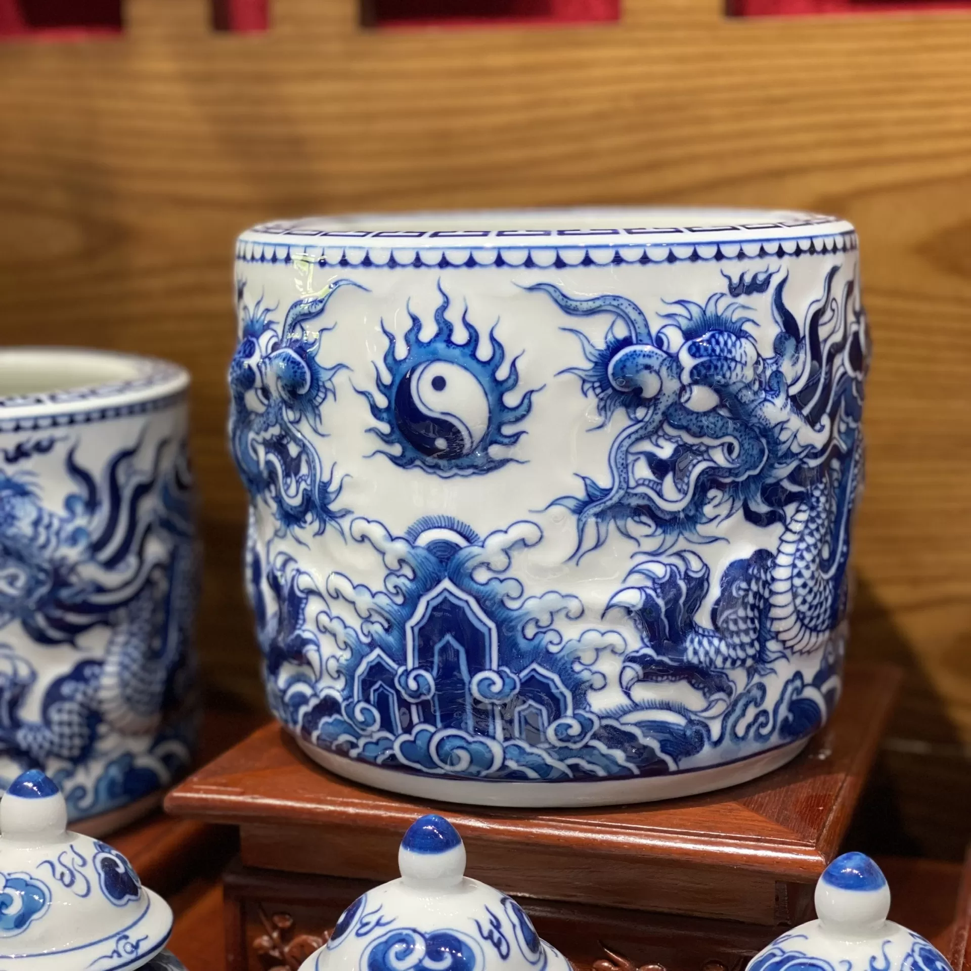Bát Hương Tài Vượng Nổi Men Lam