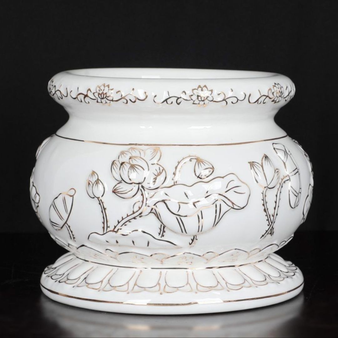 Bát Hương Sứ Trắng Hoa Sen Nổi Viền Vàng Cao Cấp – Sang Trọng, Trang Nghiêm Bàn Thờ