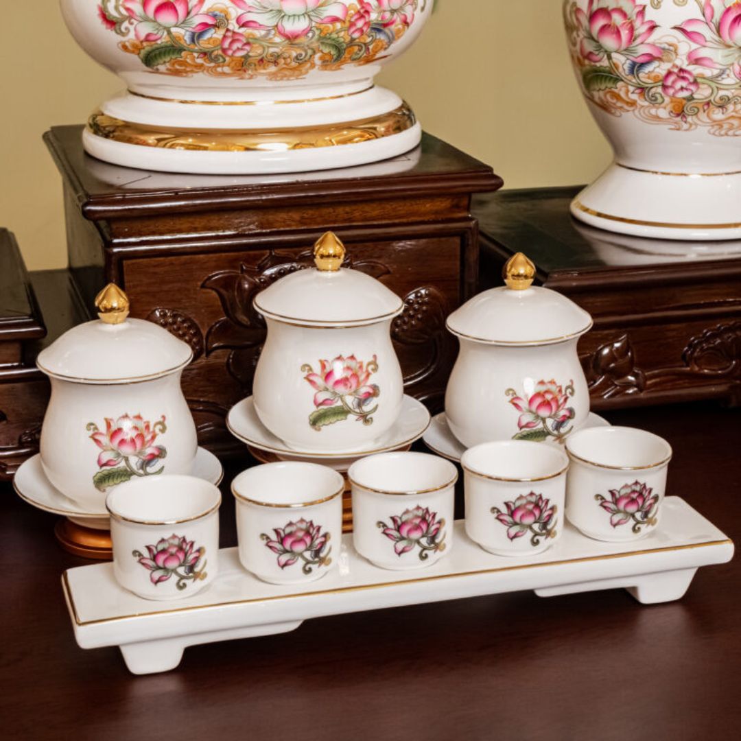 Bộ Đồ Thờ Sen Tam Bảo – Đồ Thờ Cúng Cao Cấp & Biểu Tượng Phật Pháp Linh Thiêng
