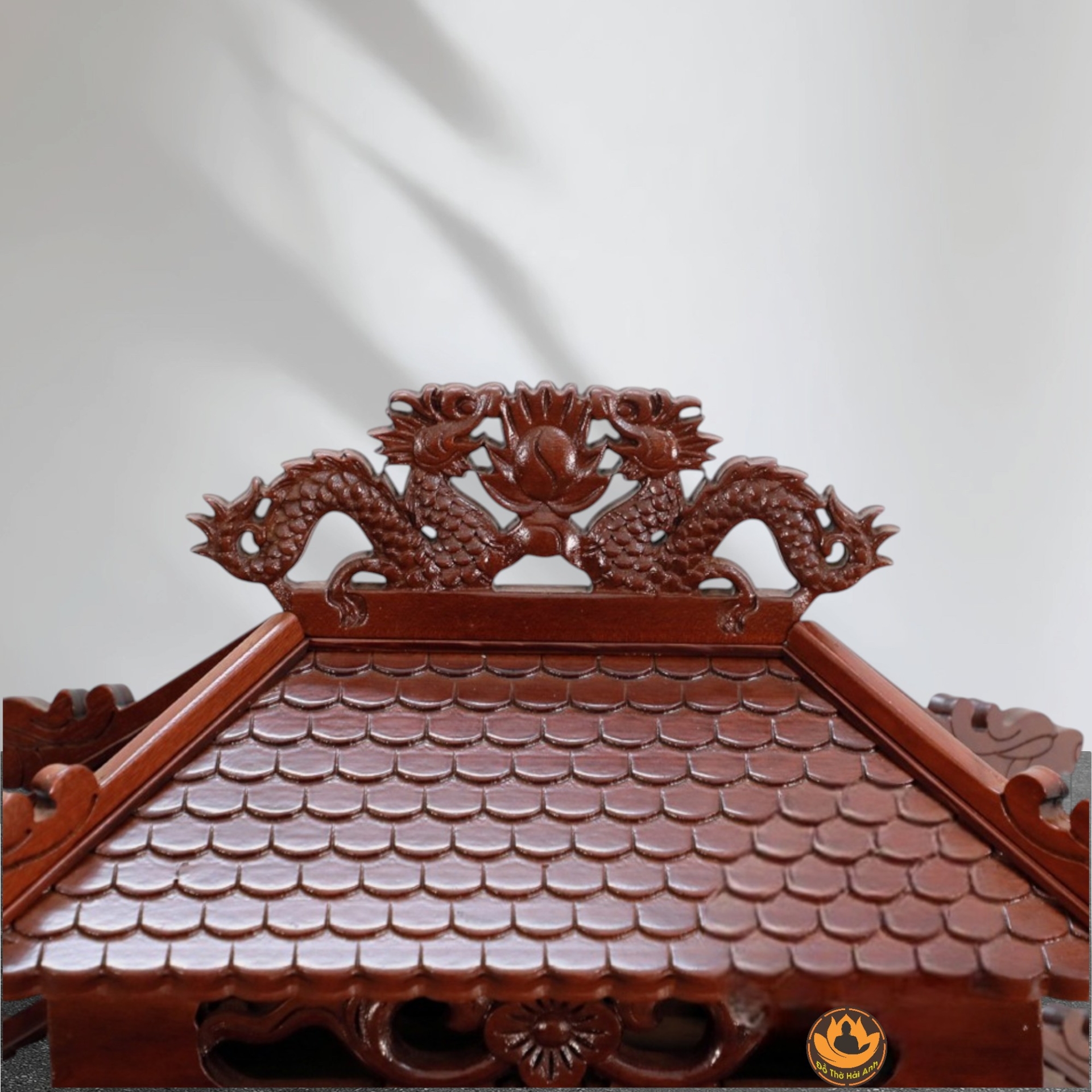 Bàn Thờ Ông Thần Tài Thổ Địa Cổ Tự Song Long 8 Mái, Gỗ Lát Sapelli Màu Cánh Gián