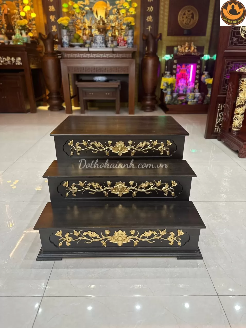 Ban Thờ Thần Tài Mái Bằng Cột Xu Gỗ Hương Dát Vàng Đẹp, Sang Trọng