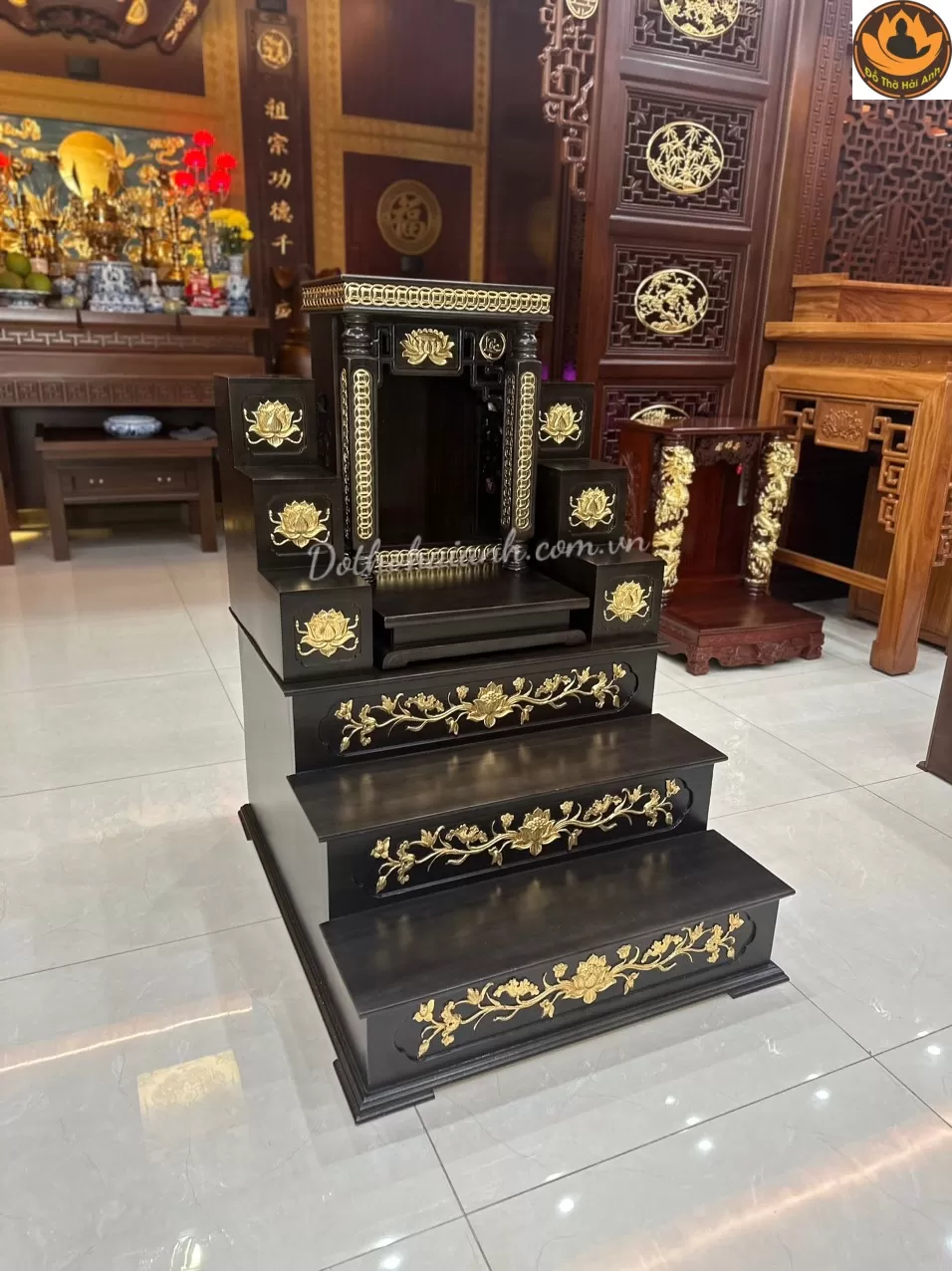 Ban Thờ Thần Tài Mái Bằng Cột Xu Gỗ Hương Dát Vàng Đẹp, Sang Trọng
