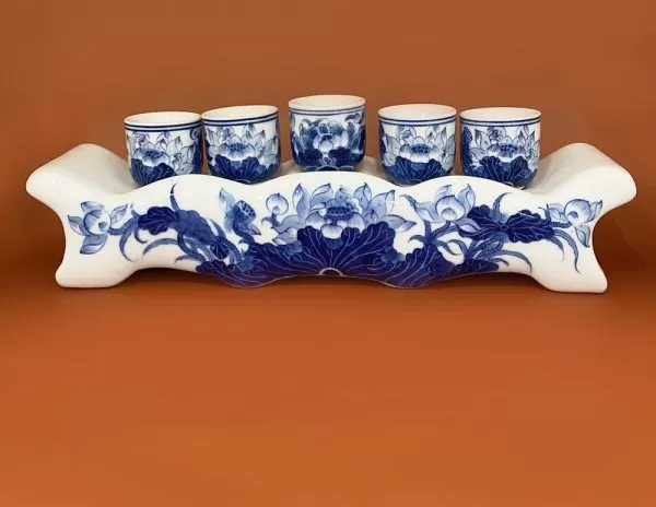 Kỷ Ngai Sen Phú Qúy Men Lam