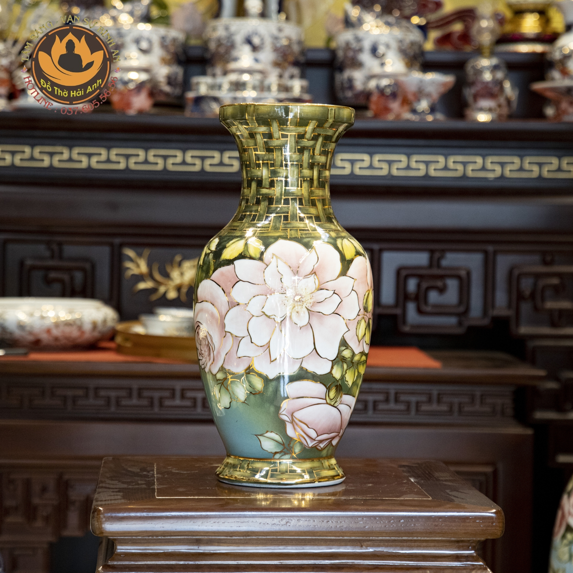 Bình hoa vẽ vàng họa tiết sen Rồng