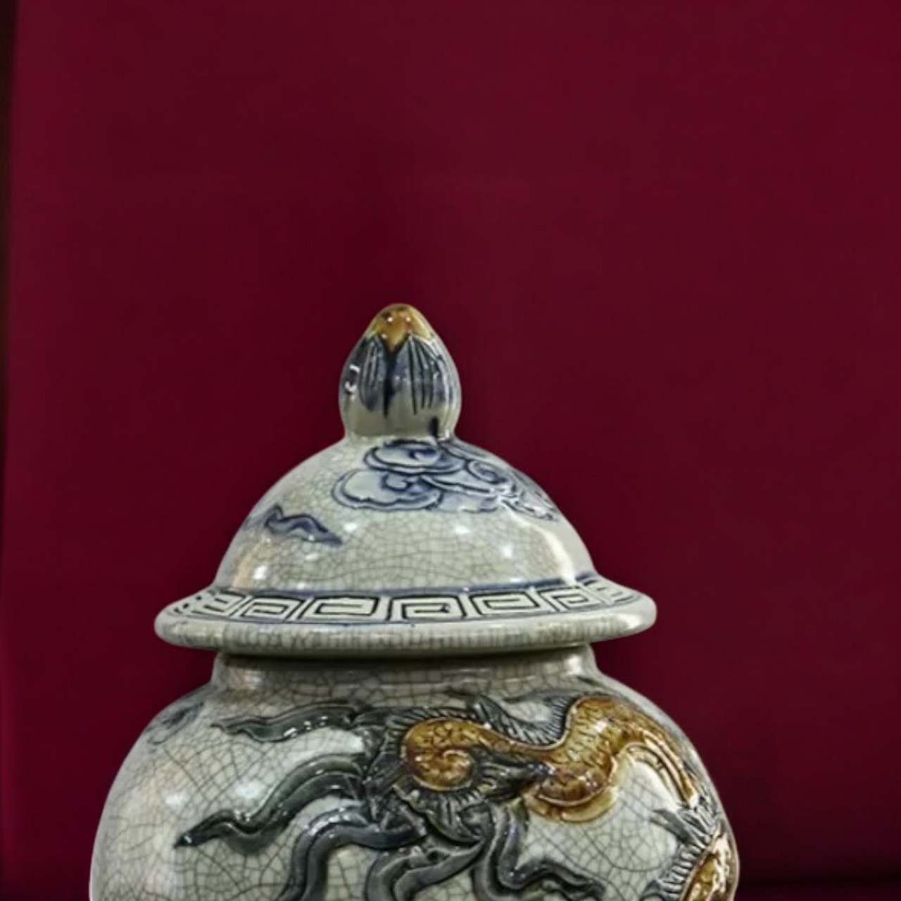 Chóe Thờ Long Hý Ngư Men Rạn