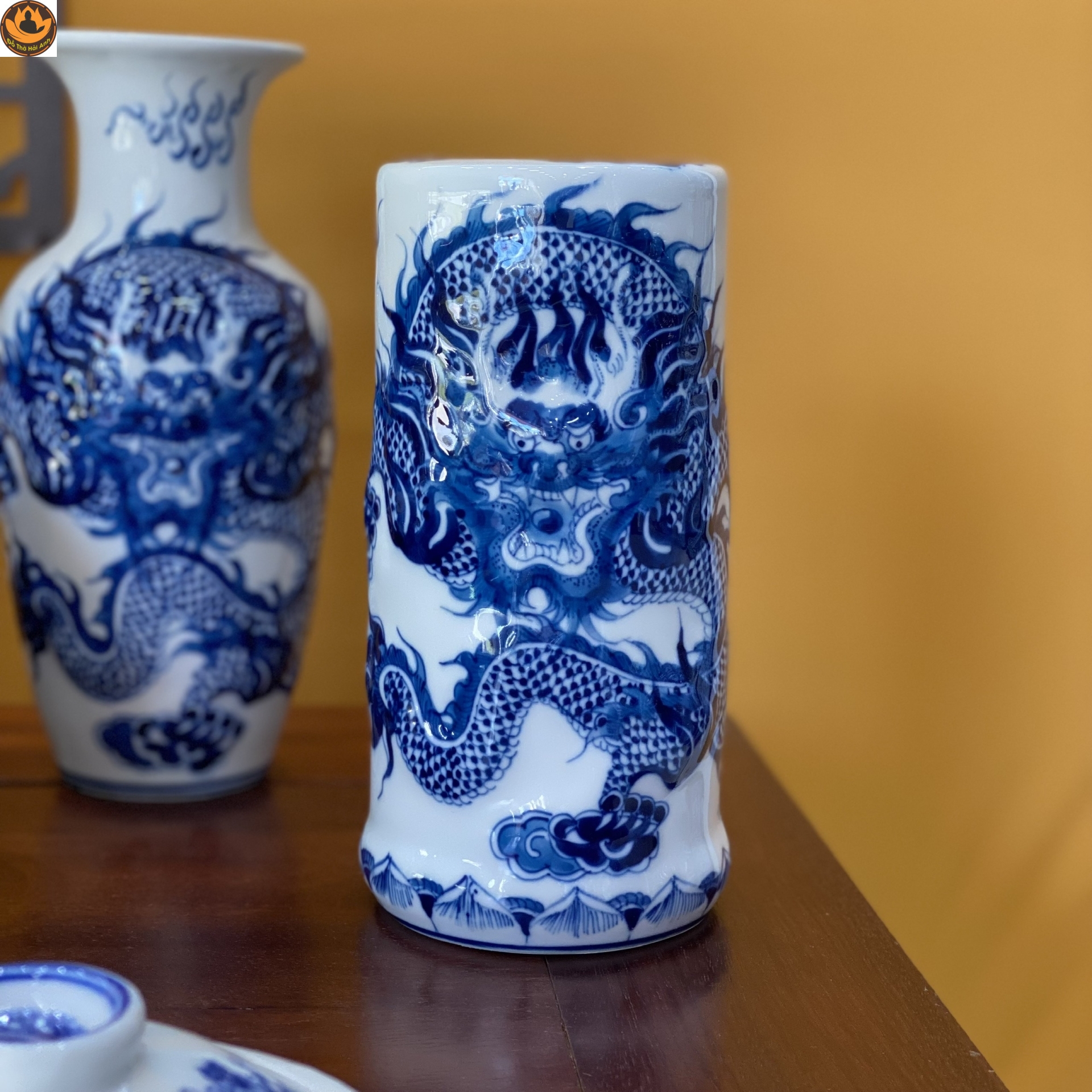 Ống Hương Rồng Nổi Men Lam