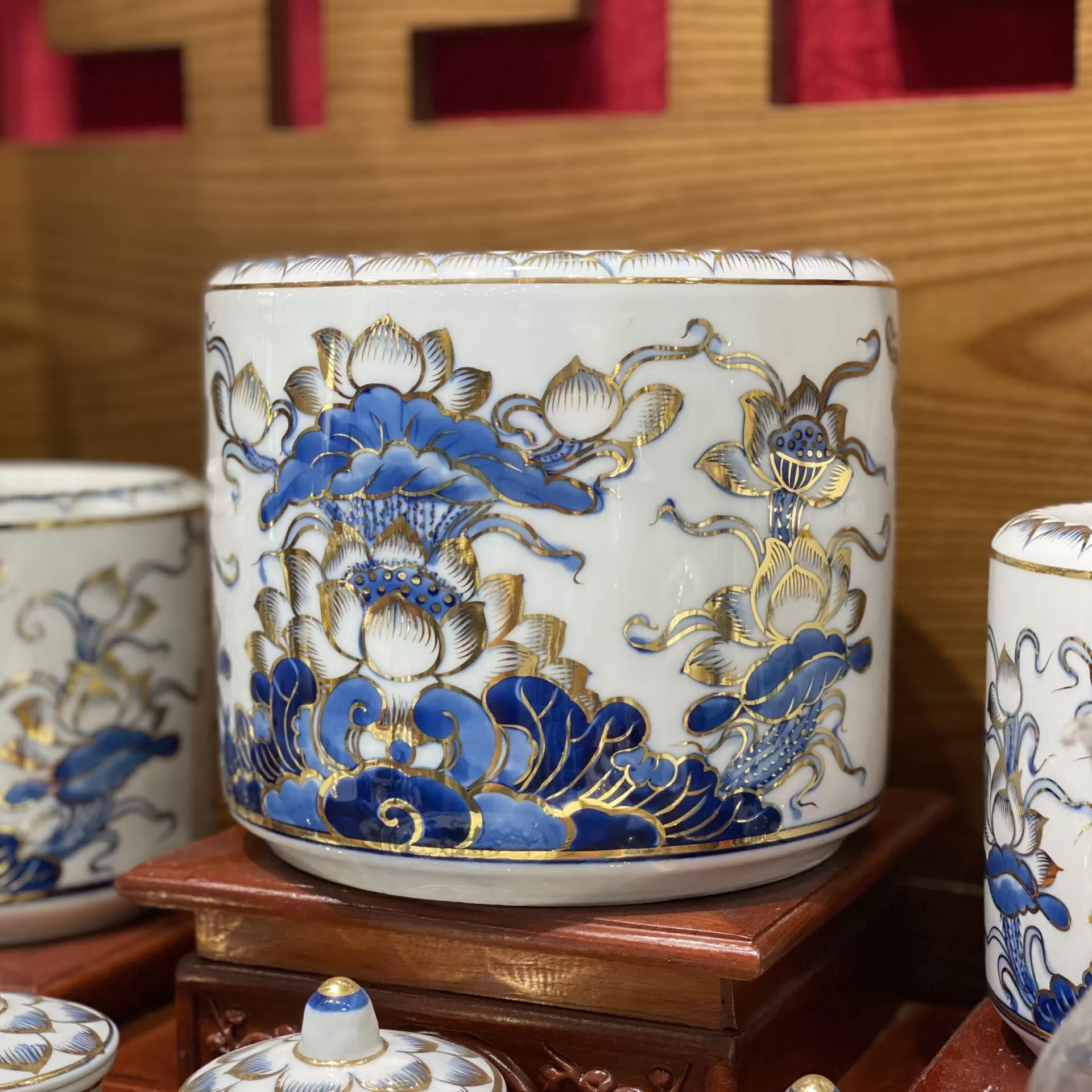 Bát Hương Lộc Phát Sen Vàng Kim Men Lam