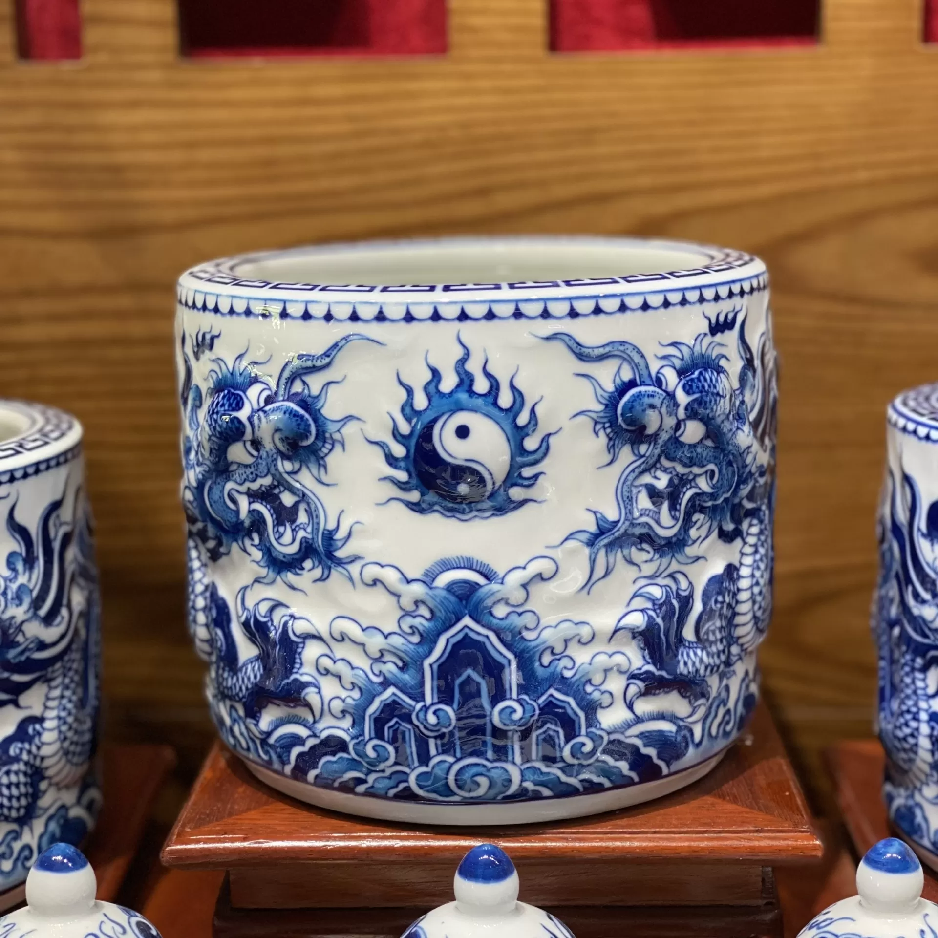 Bát Hương Tài Vượng Nổi Men Lam