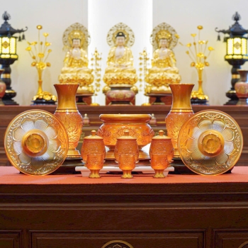 Bộ Đồ Thờ Lưu Ly Hoa Sen Hổ Phách – Vàng Đỏ Cát Tường, Chiêu Tài Vượng Khí