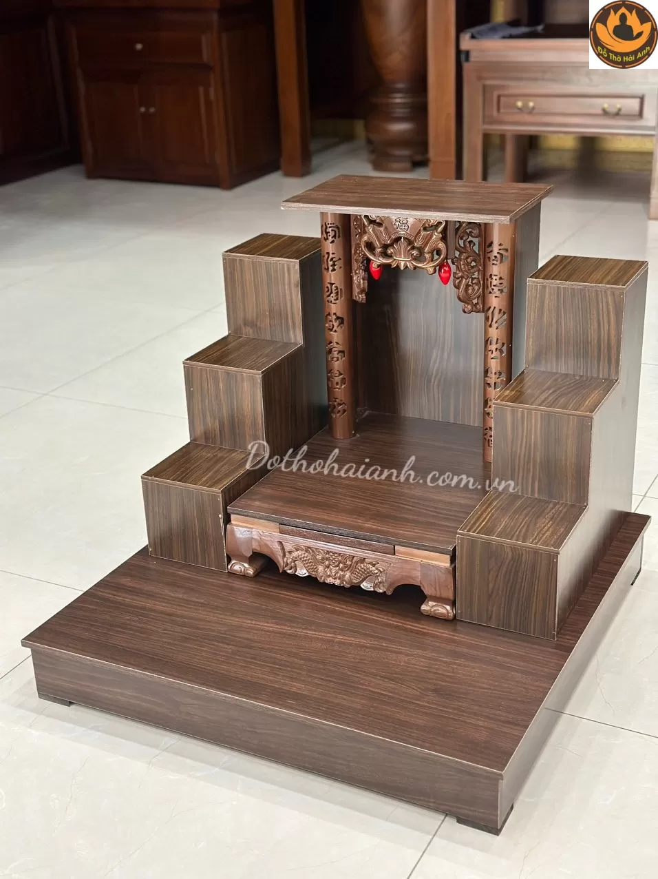 Ban Thờ Thần Tài Chân Qùy Gỗ Phủ Màu
