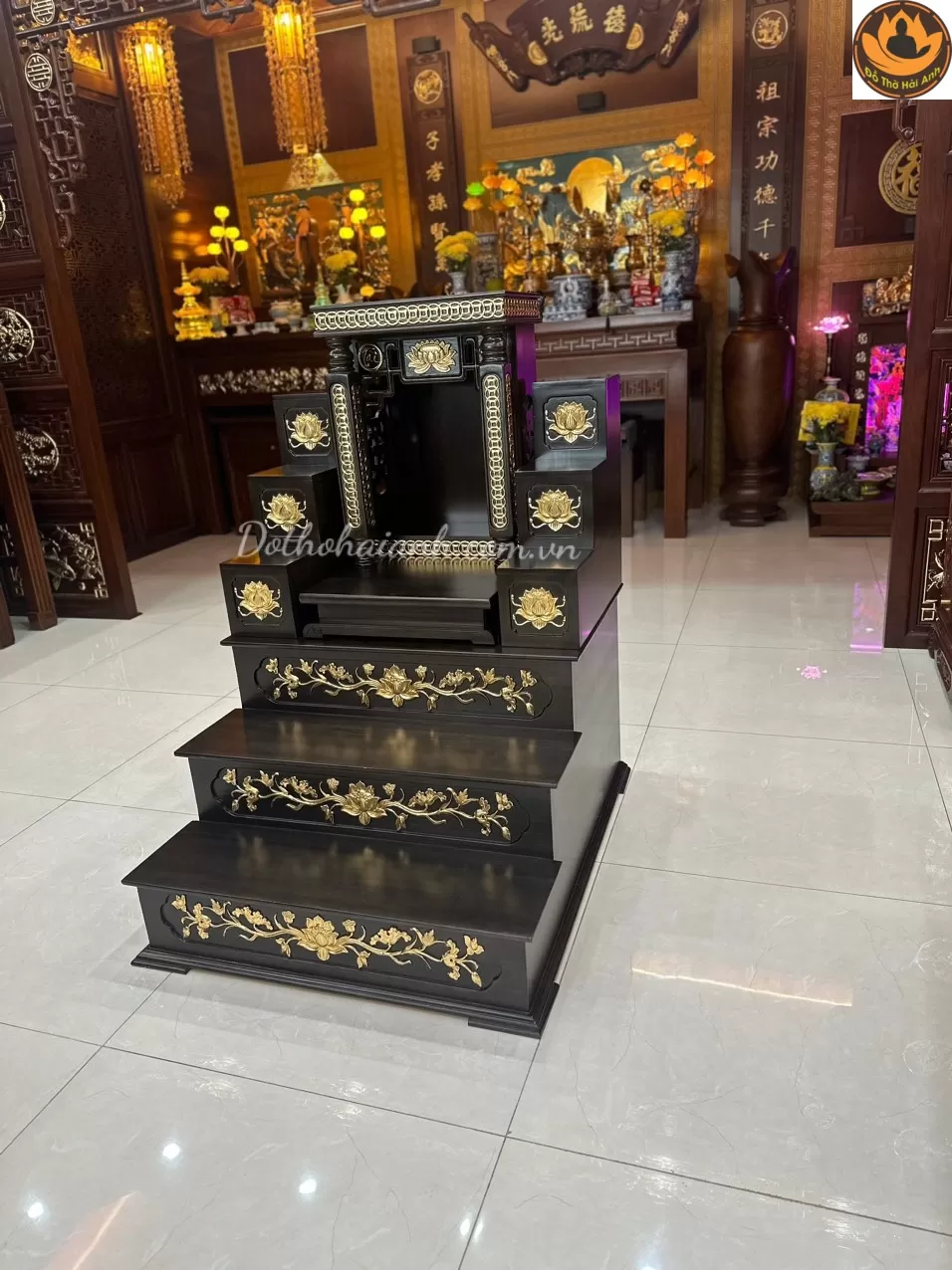 Ban Thờ Thần Tài Mái Bằng Cột Xu Gỗ Hương Dát Vàng Đẹp, Sang Trọng