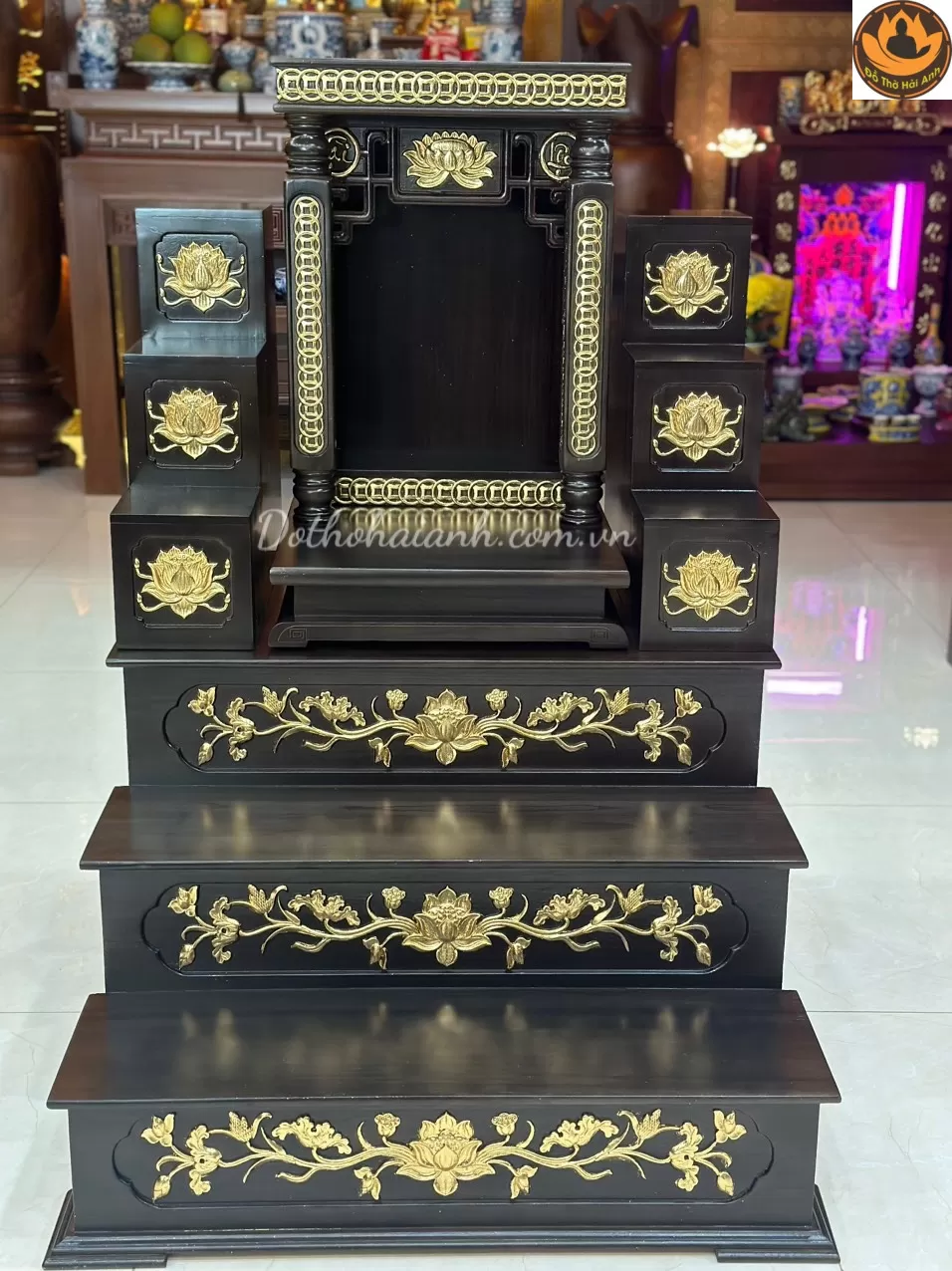 Ban Thờ Thần Tài Mái Bằng Cột Xu Gỗ Hương Dát Vàng Đẹp, Sang Trọng