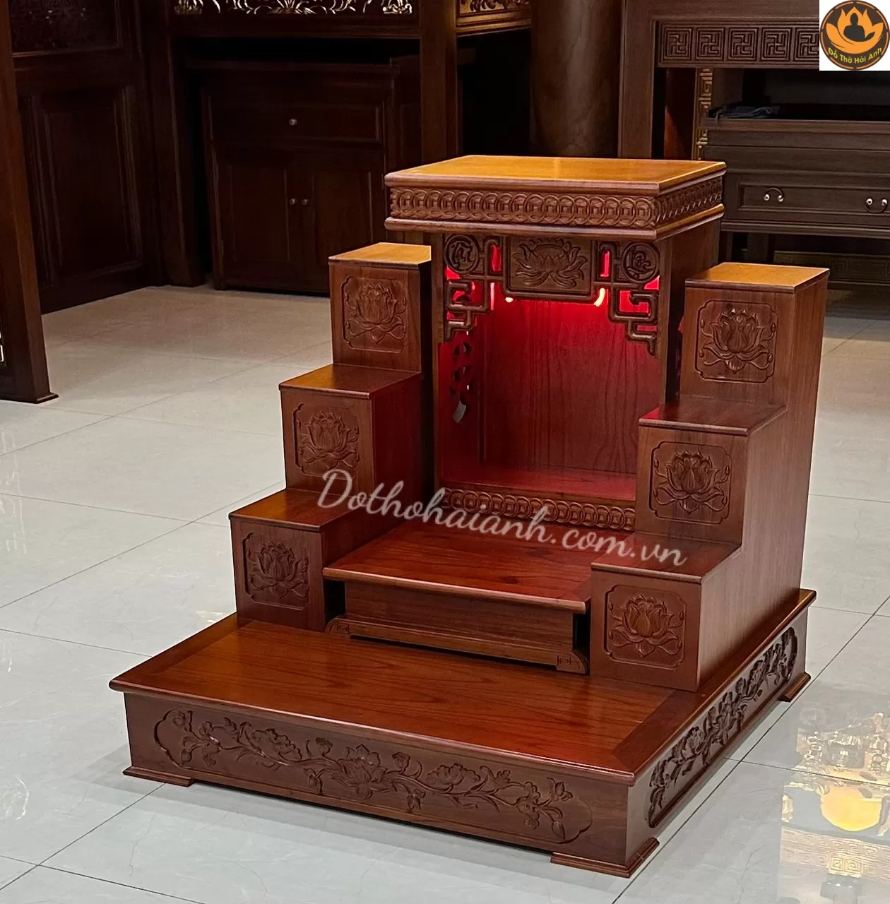 Ban Thần Tài Hiện Đại Sen Gỗ Xoan Màu Cánh Dán