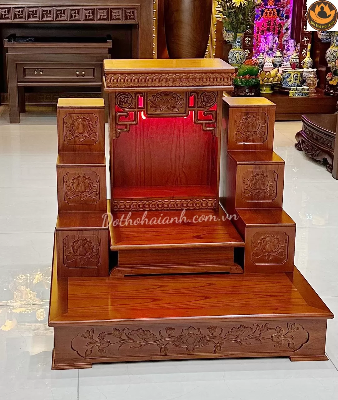 Ban Thần Tài Hiện Đại Sen Gỗ Xoan Màu Cánh Dán