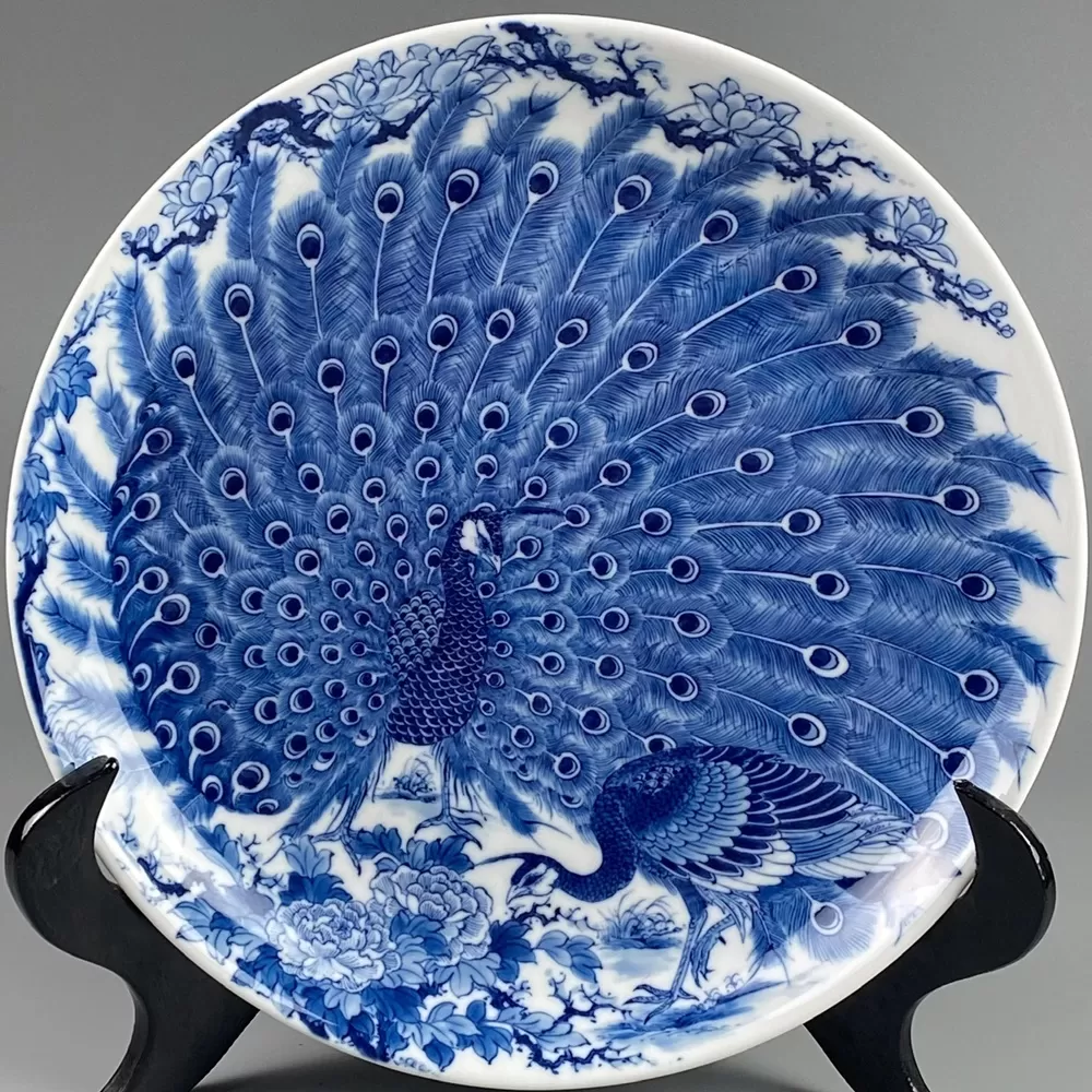 Đĩa Cảnh Khổng Tước Men Lam Cao Cấp – Họa Tiết Chim Công Phong Thủy