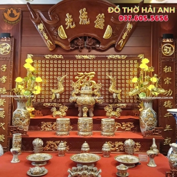 Trọn Bộ Bàn Thờ Gia Tiên Osa Dát Vàng & Bộ Đồ Thờ Men Rạn Vẽ Vàng Cao Cấp
