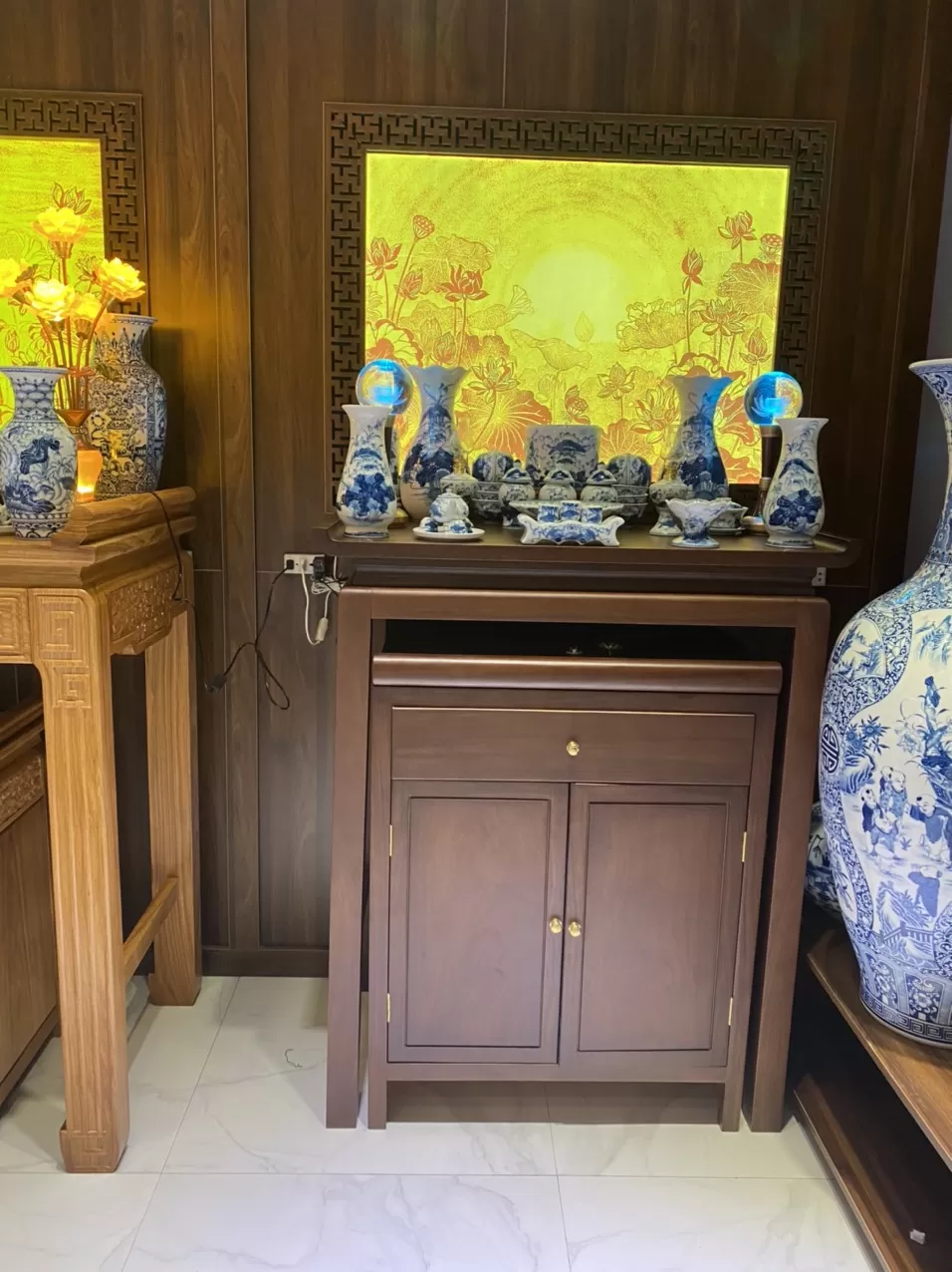 Bàn Thờ Hiện Đại Gỗ Hương Đá 