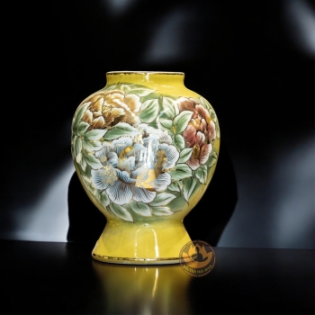 Bình Vò vẽ vàng kim sang trọng và phong thủy tốt