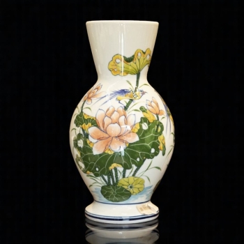 Bình trang trí hoa sen sứ trắng