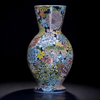 Bình trang trí thêu hoa