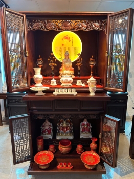 Bộ Tủ Thờ Phật - Gia Tiên Bốn Cánh Hoa Sen Gỗ Cẩm Lai Nhập Khẩu Kích Thước 107*68 cm